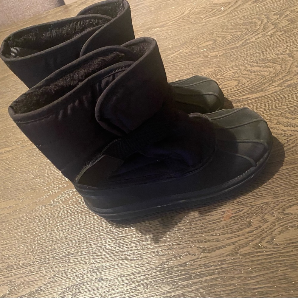 Kids winter boot size12c